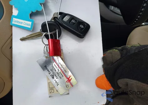 2013 Hyundai Elantra Gls z USA, uszkodzony, nr VIN KMHDH4AE4DU515766